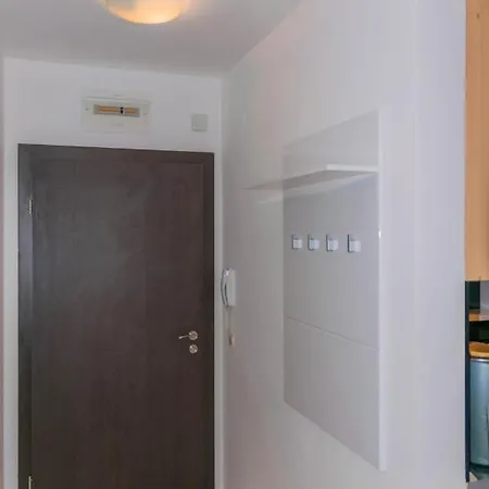 Апартамент Green Life Beach Resort- апартамент фемили Созопол