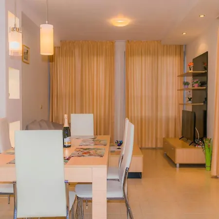Green Life Beach Resort- апартамент фемили * Созопол