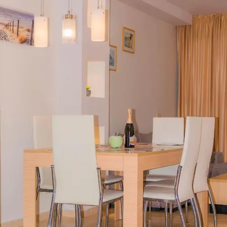 Green Life Beach Resort- апартамент фемили