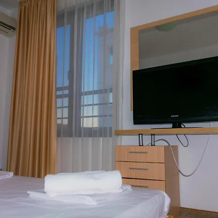 Апартамент Green Life Beach Resort- апартамент фемили Созопол