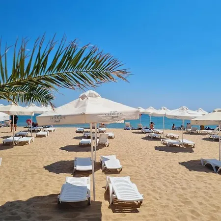Апартамент Green Life Beach Resort- апартамент фемили *