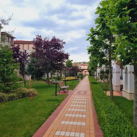Апартамент Green Life Beach Resort- апартамент фемили *