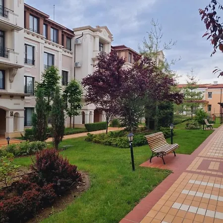 Green Life Beach Resort- апартамент фемили Апартамент *