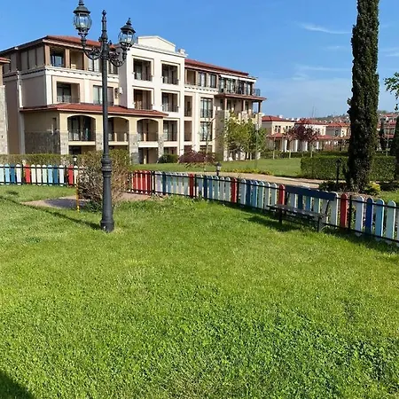 Green Life Beach Resort- апартамент фемили Sozopol