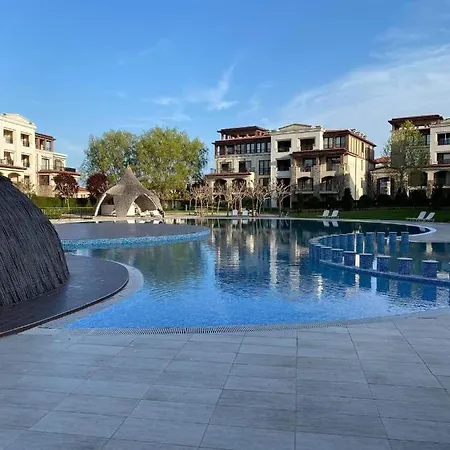 Green Life Beach Resort- апартамент фемили